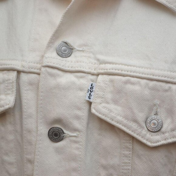Levi's Women's Denim Ex Boyfriend Trucker Jacket in Beige BNWT XL - Picture 4 of 8
